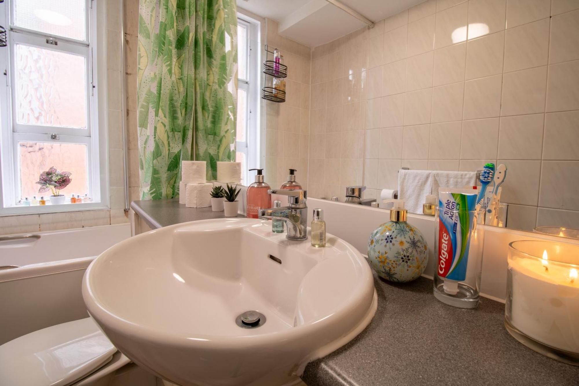 Cosy 2-Bedroom Apartment In Mayfair 8Cb - 4Th Floor No Elevator 伦敦 外观 照片