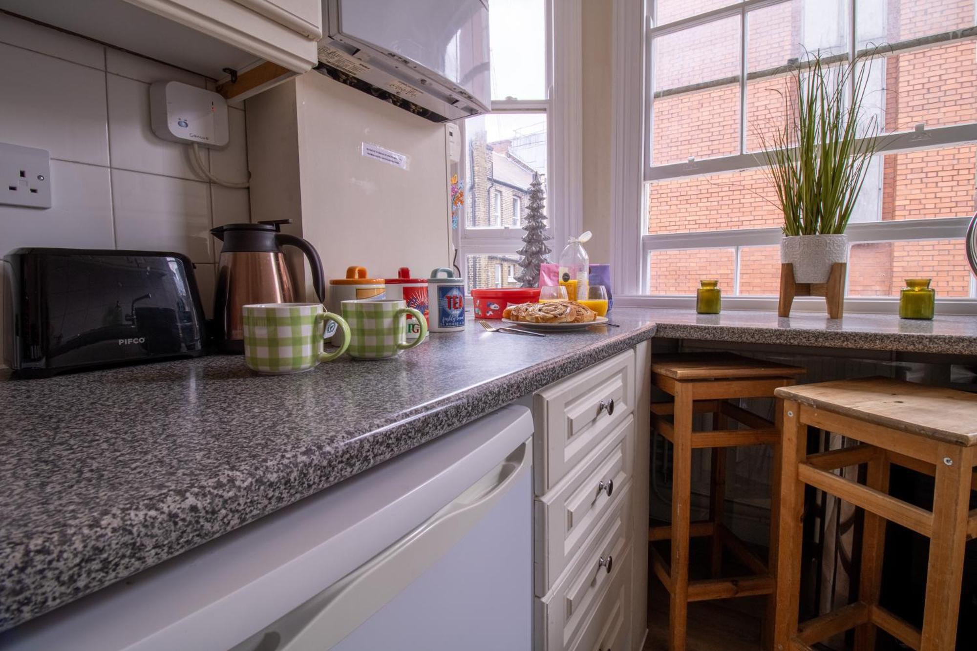 Cosy 2-Bedroom Apartment In Mayfair 8Cb - 4Th Floor No Elevator 伦敦 外观 照片