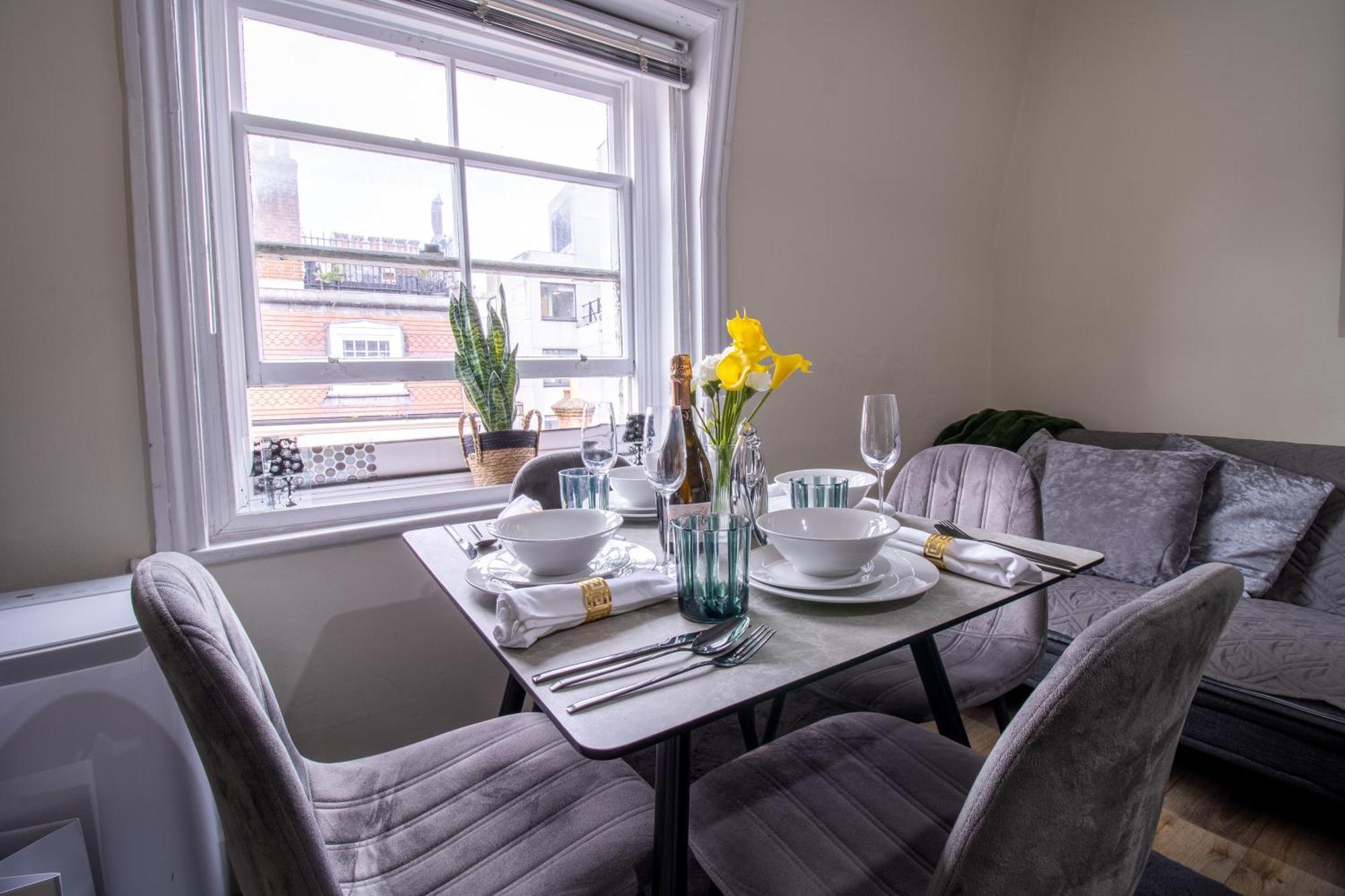 Cosy 2-Bedroom Apartment In Mayfair 8Cb - 4Th Floor No Elevator 伦敦 外观 照片